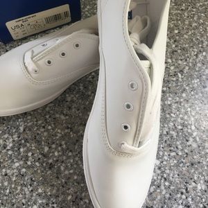 Women’s Keds White Leather Champion Oxfords 9.5